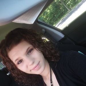 Meet your Posher, Katelyn